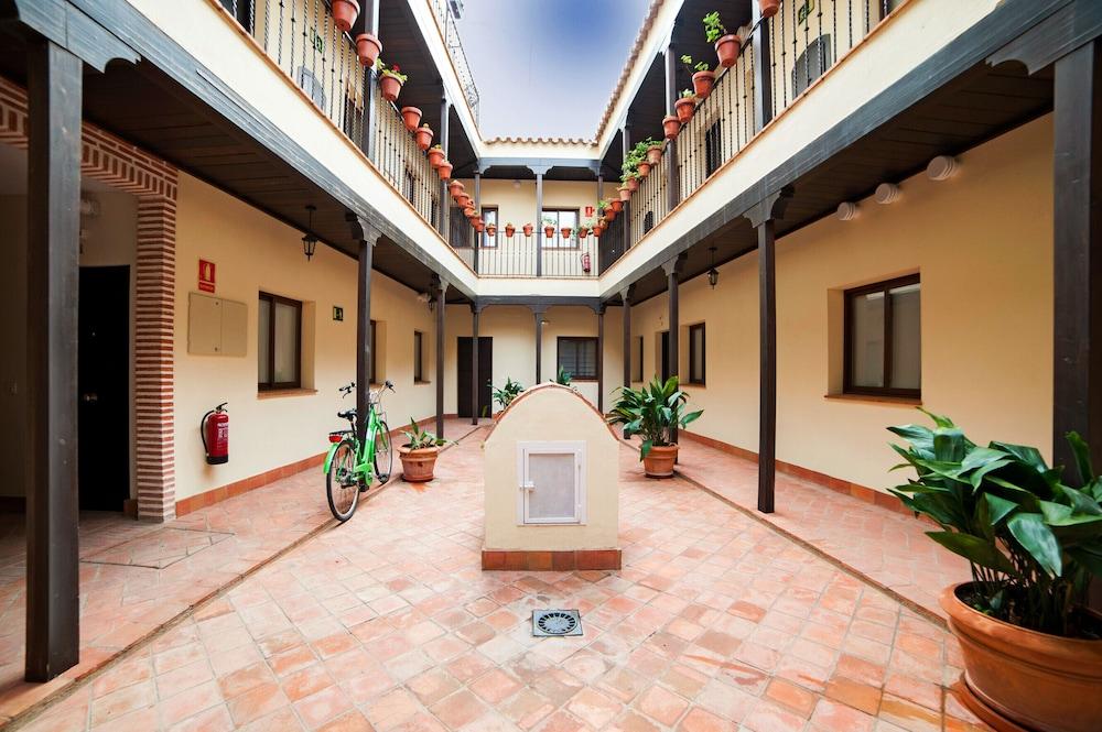 Corral De Los Chicharos Apartment Seville Exterior photo